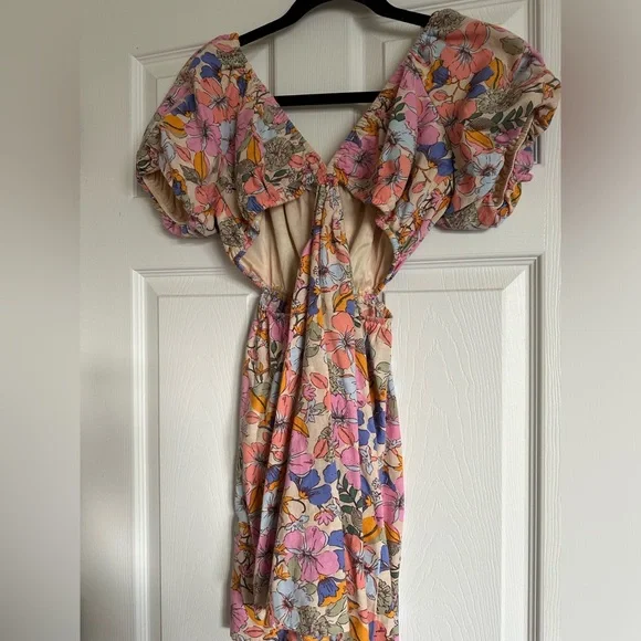 Sincerely Jules floral cutout dress - Picture 2 of 3